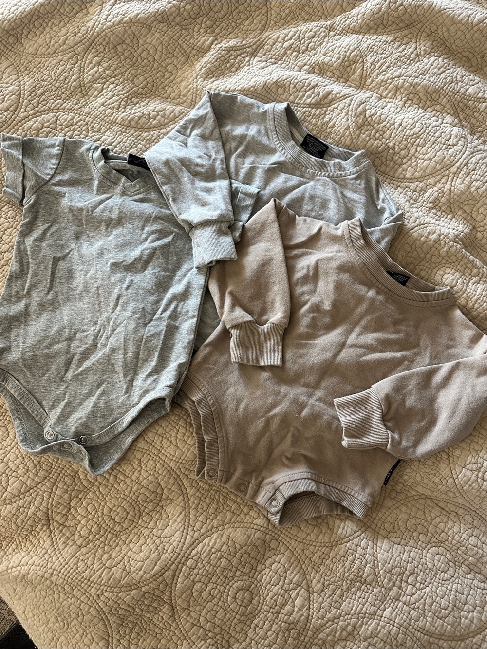 Little Bipsy Long-Sleeve Bodysuit Set - Gray & Beige